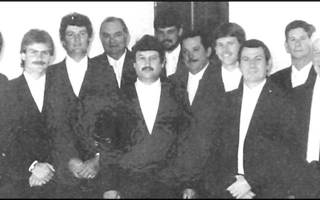 Pa's en seuns dien saam op die kerkraad